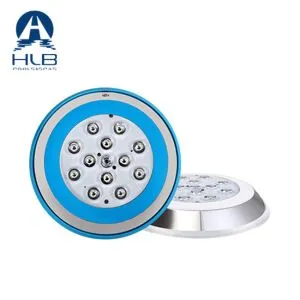 ज़मीन के ऊपर दीवार पर लगी पूल लाइटें